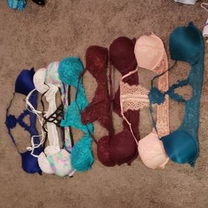 Victoria secret very sexy & pink bras all 8 together.